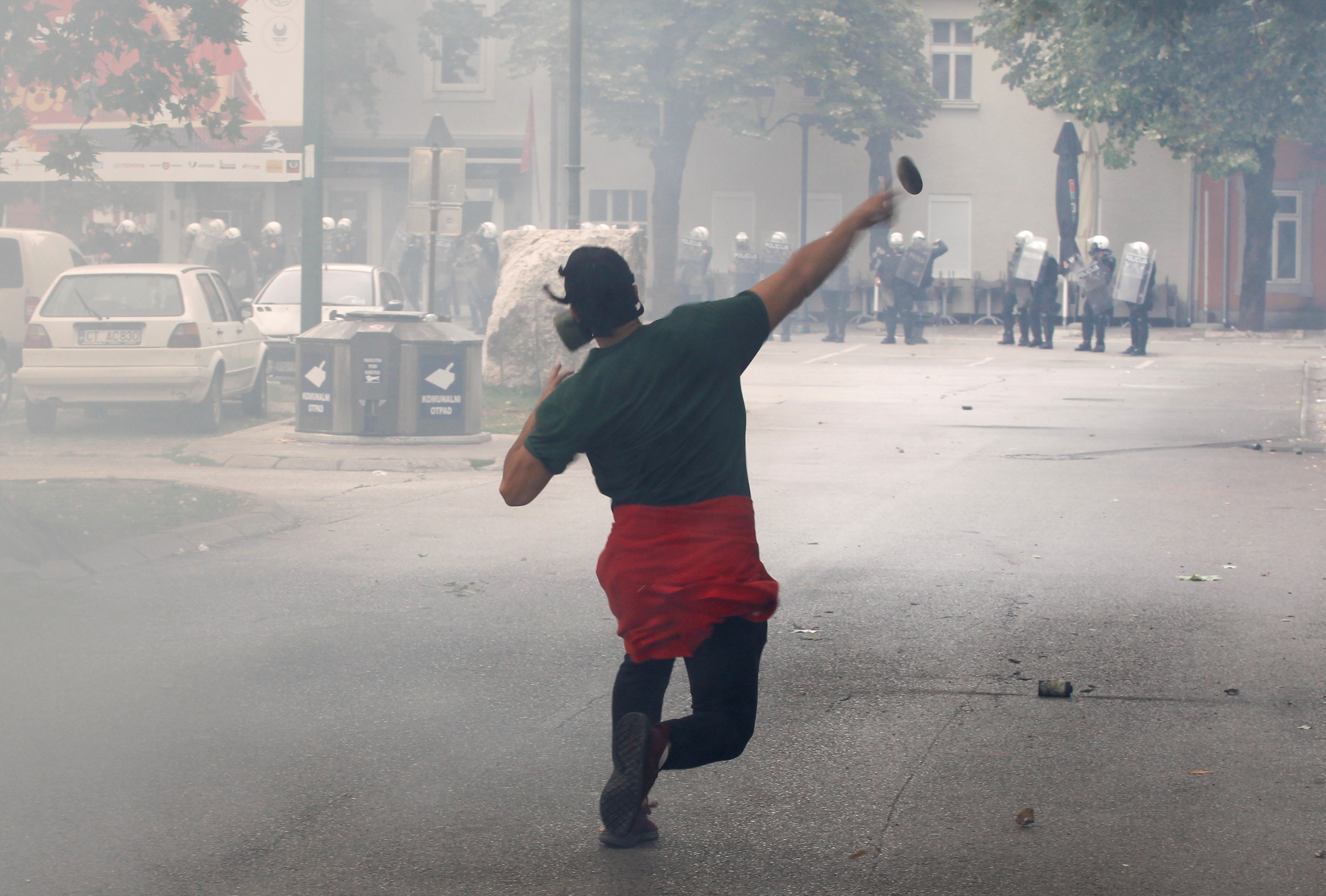Protest against enthronement of Bishop Joanikije in Cetinje
