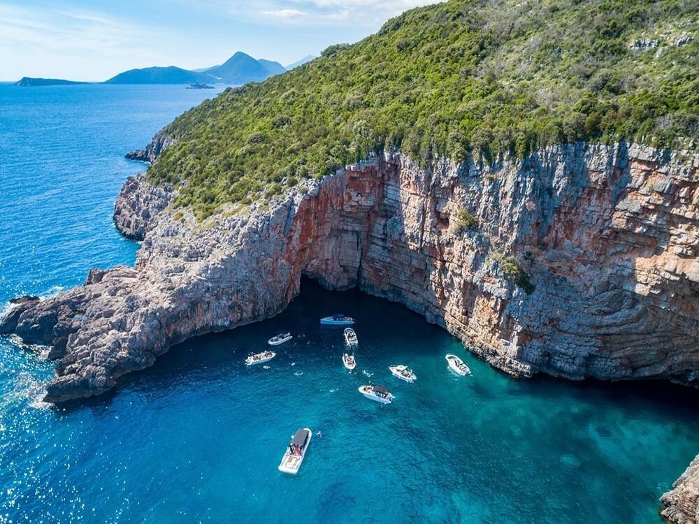 Plava špilja (Foto: montenegrosubmarine.me)