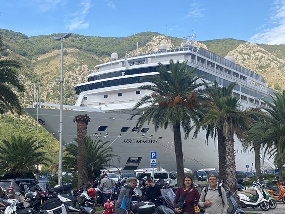 Kruzer u Kotoru (Foto: Radio Kotor)