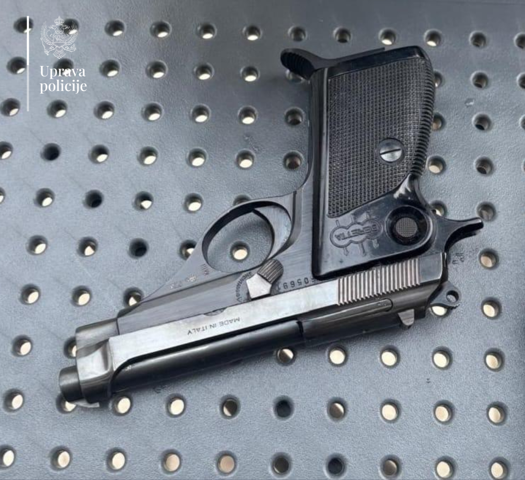 Oduzeti pištolj (Foto: Uprava policije)