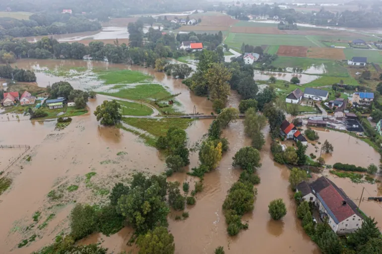 Zbog globalnog zagrijavanja u budućnosti postoji velika vjerovatnoća za slične ili još ekstremnije pojave: Poplave u Evropi (Foto: EPA-EFE/MACIEJ KULCZYNSKI)