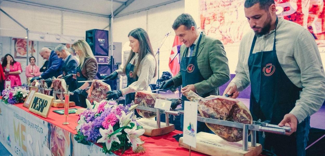 Međunarodni sajam pršuta na Cetinju (Foto: Prijestonica Cetinje)