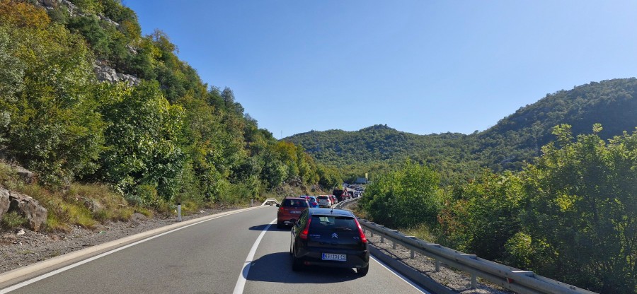 Blokada izazvala gužve (Foto: RTCG)