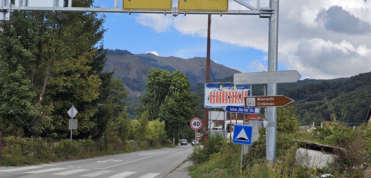 Postavljena saobraćajna signalizacija (Foto: Uprava za saobraćaj)