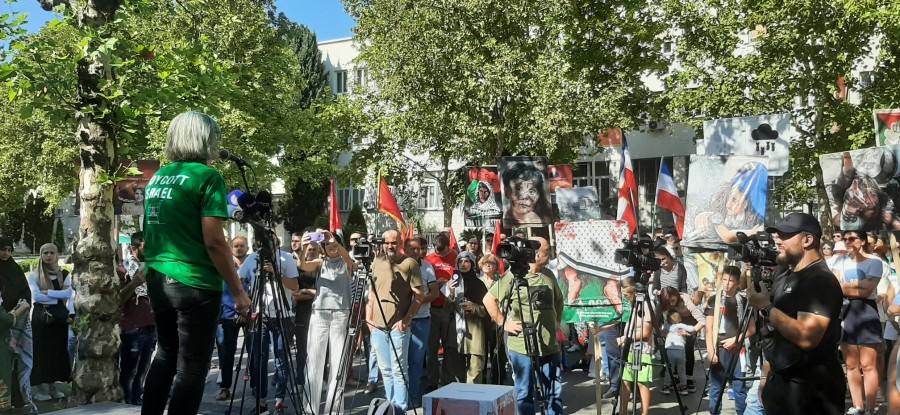 Sa protesta ispred Skupštine (Foto: RTCG)