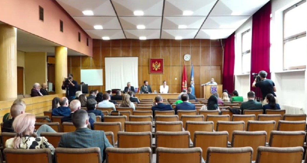 Sjednica SO Nikšić (Foto: RTNK - stop kadar)