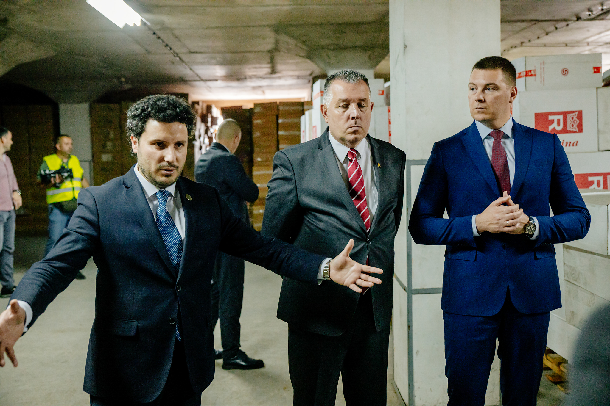 Abazović sa svojim timom u Luci Bar nakon zapljene cigareta 2022.