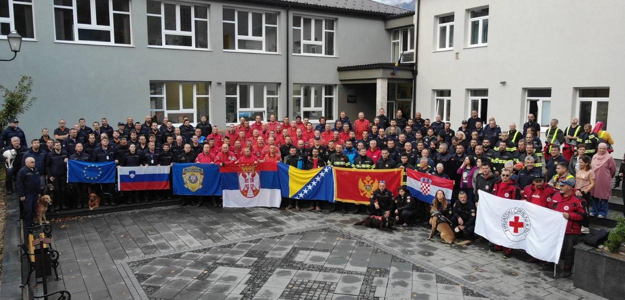 SOLIDARNOST NA DJELU: Spasilački timovi iz Crne Gore i regiona prije povratka iz BiH (Foto: Ustupljen sadržaj)