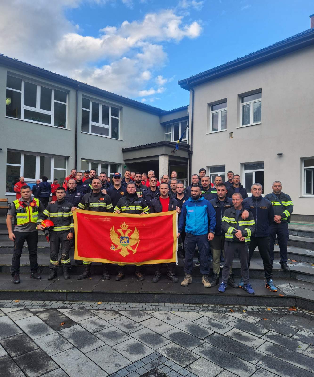 Crnogorski spasilački tim