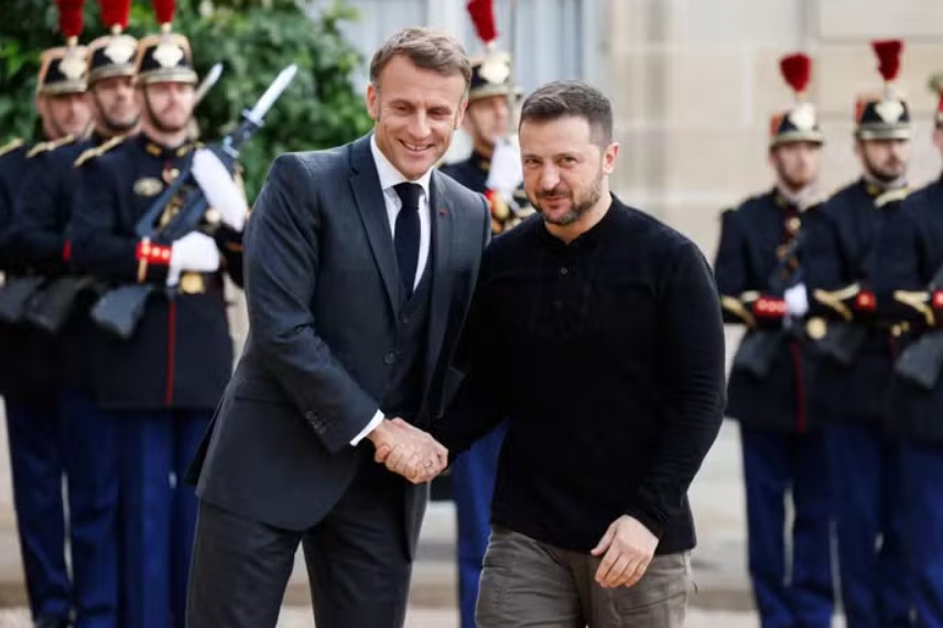 Makron i Zelenski (Foto: AFP)