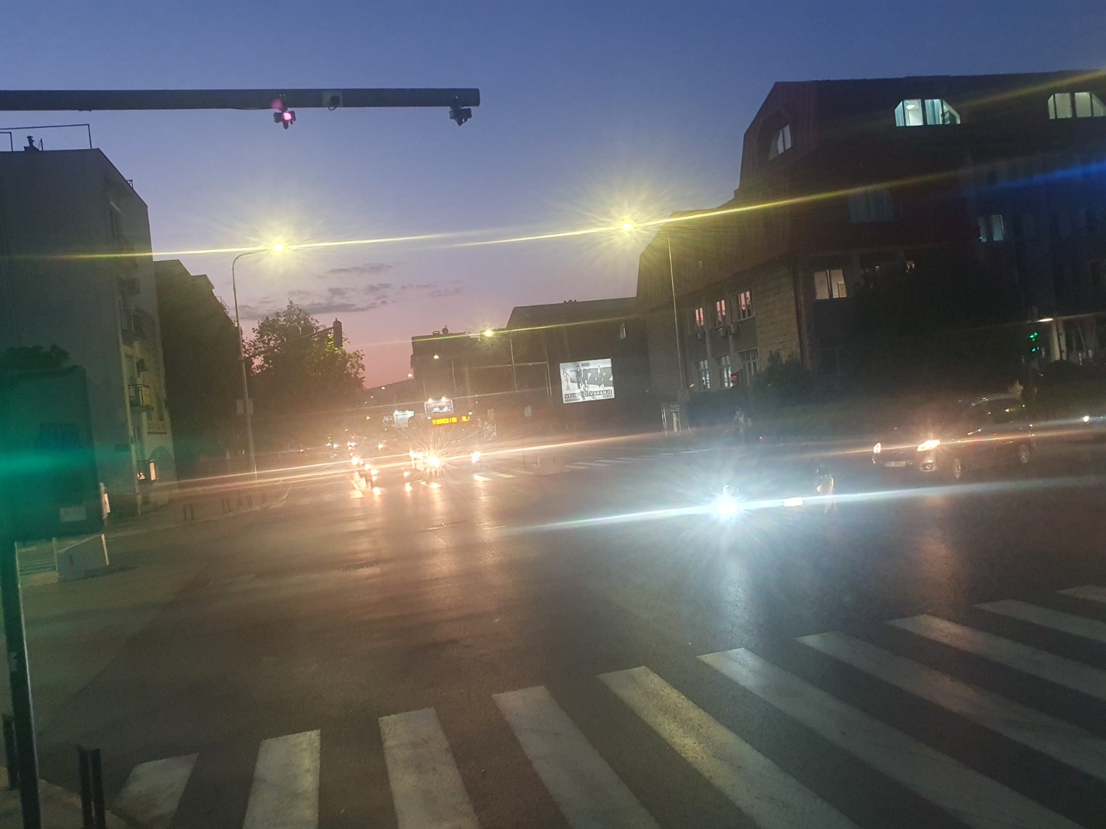 Raskrsnica i radarski uređaj