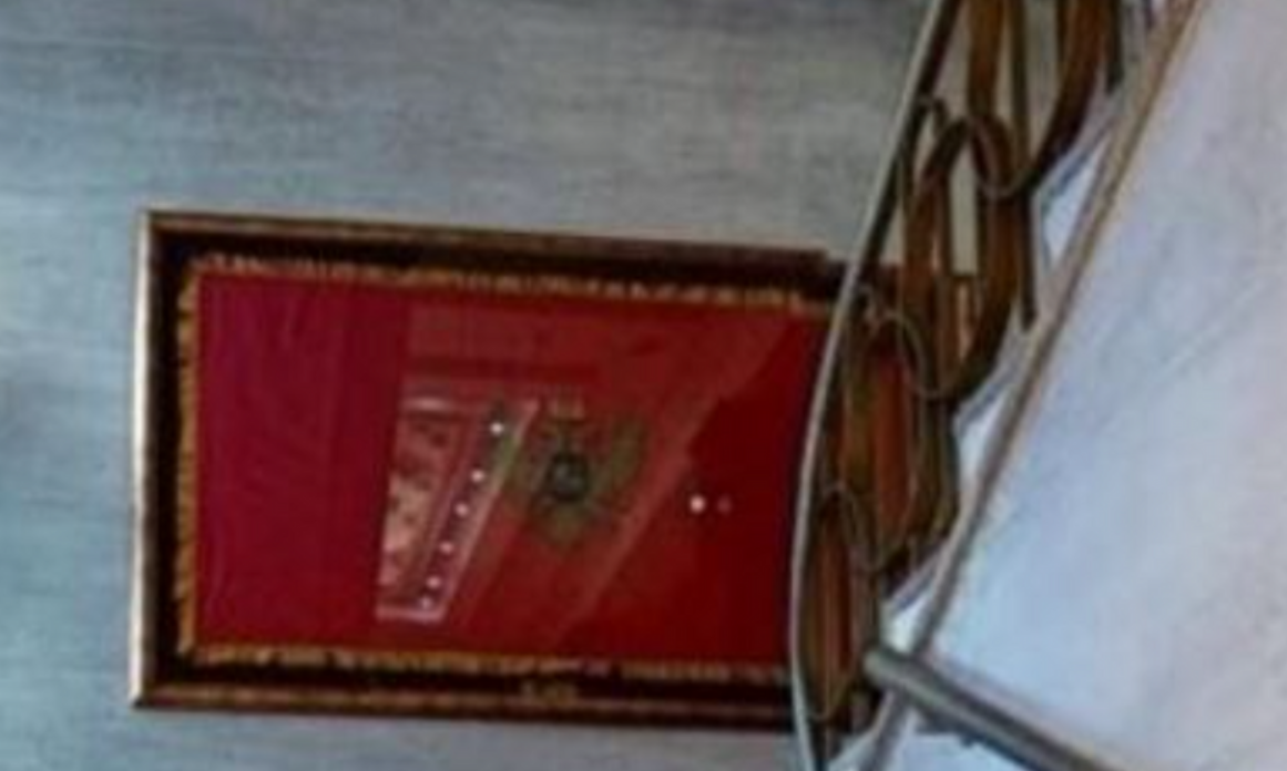 Crnogorska zastava uklonjena iz hola Skupštine (Foto: Stop kadar)