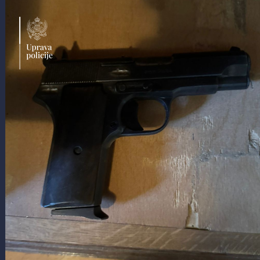 Oduzeti pištolj (Foto: Uprava policije)