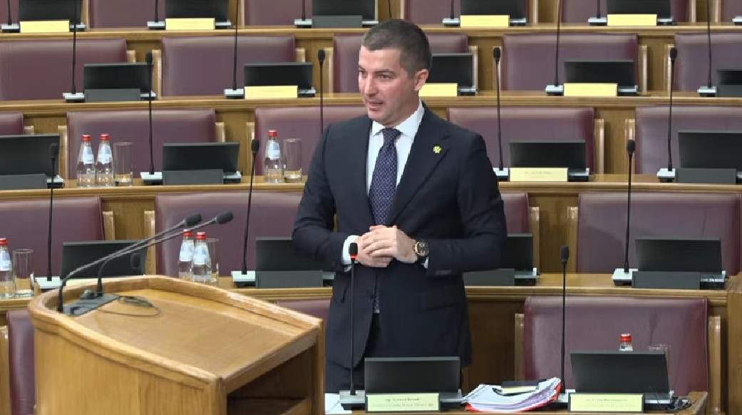 Aleksa Bečić (Foto: Skupština Crne Gore/Jutjub)