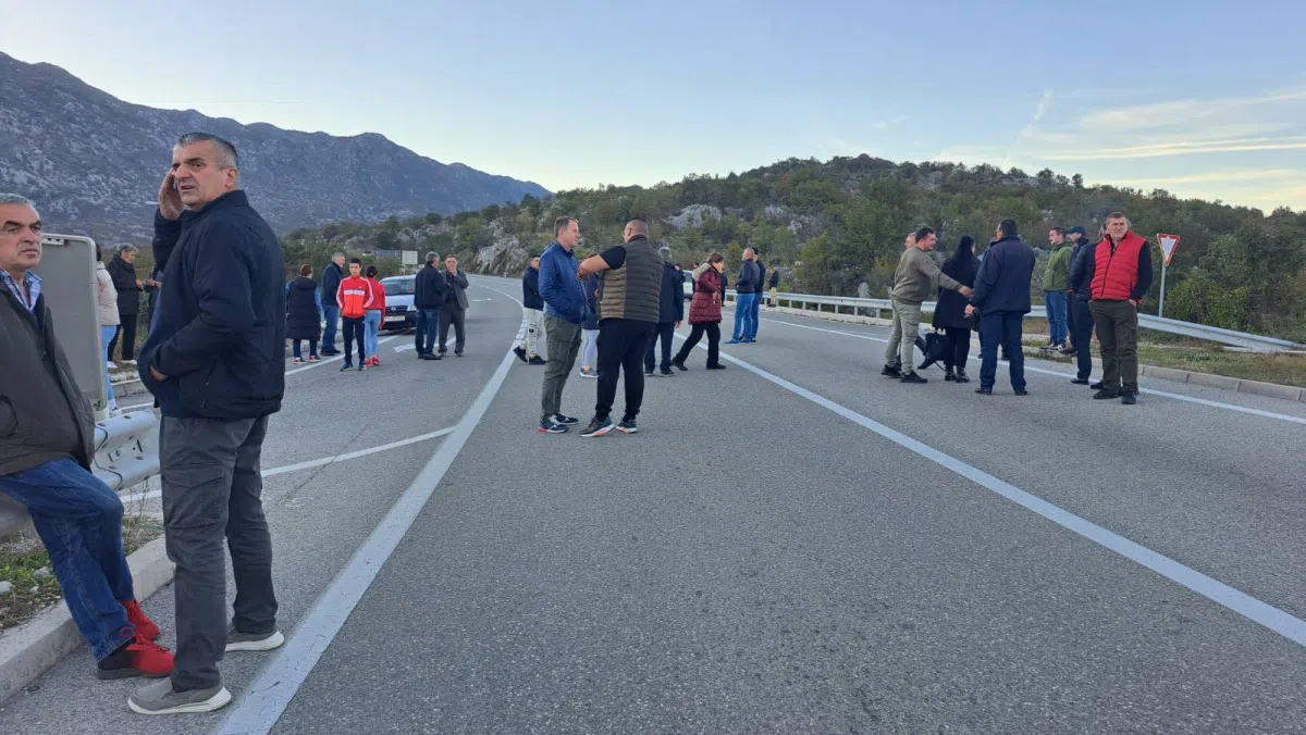 Sa blokade u Bogetićima (Foto: RTNK)