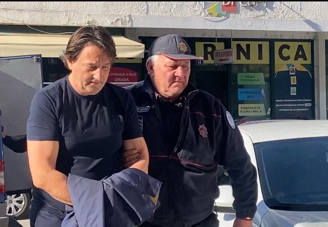 (Foto: Privođenje Zoran Bećirovića u Osnovno tužilaštvo u Podgorici)