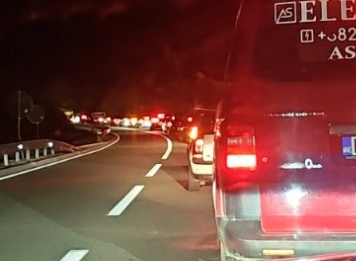 Zbog udesa stvorene gužve (Foto: PG patrola)