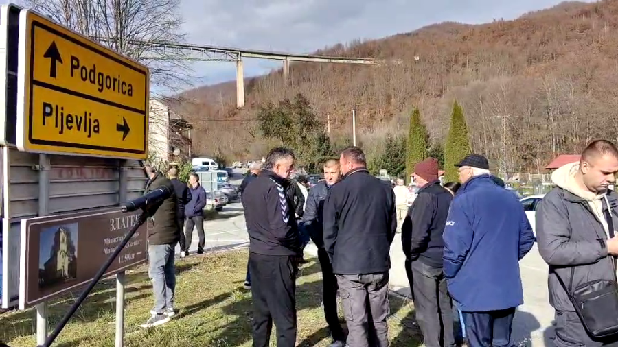 Protest mještana Vraneške doline sa kojeg su upućene opasne poruke (Foto: Portal RTCG)