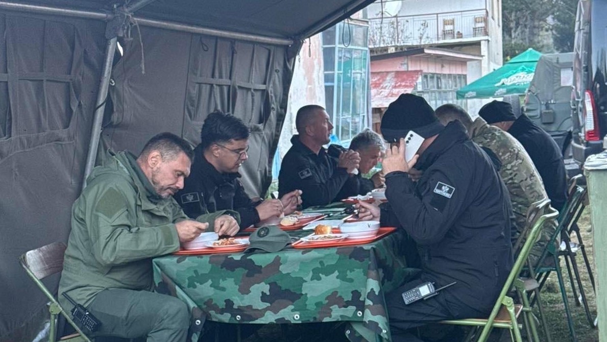 Danilo Šaranović sa pripadnicima policije 