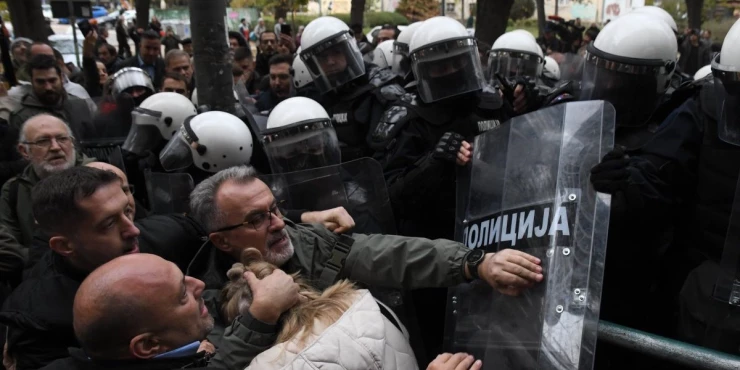 Vučićev režim se obračunava sa građanima umjesto sa odgovornima za tragediju u Novom Sadu
