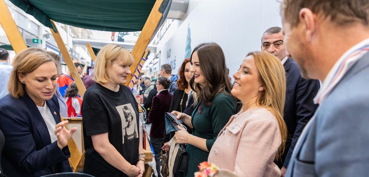 Milena Milatović na Diplomatskom bazaru (Foto: Kabinet predsjednika Crne Gore)