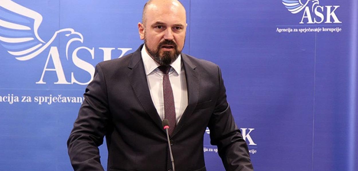 POKUŠAVA DA TEŠKO DISKREDITUJE ZVIŽDAČA: Mladen Tomović (Foto: PR Centar)