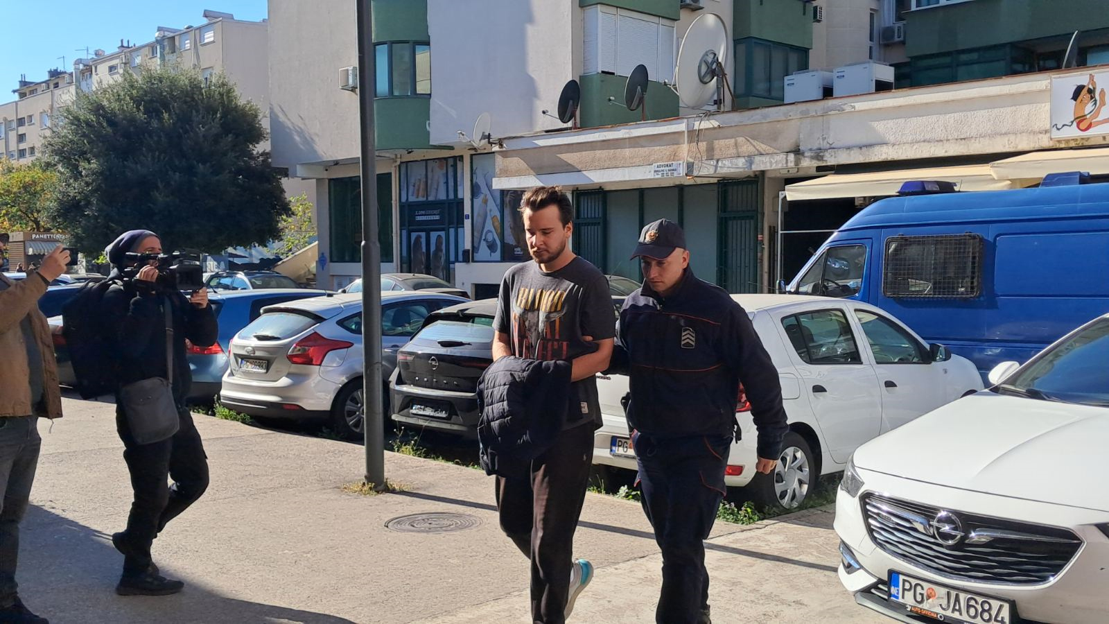 VAN FOKUSA ISTRAGE: Privođenje Luke Bećirovića u ODT Podgorica