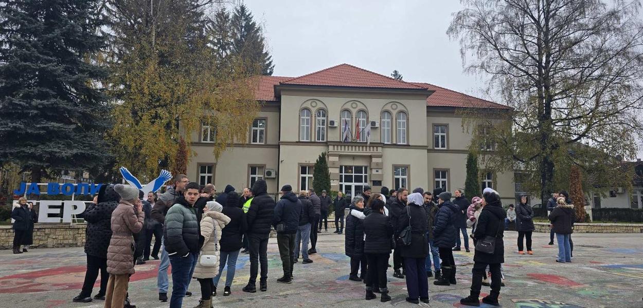 Protest protiv prodaje zemljišta Lidlu u Beranama (Foto: Arnela Hajdarpašić/TV E)