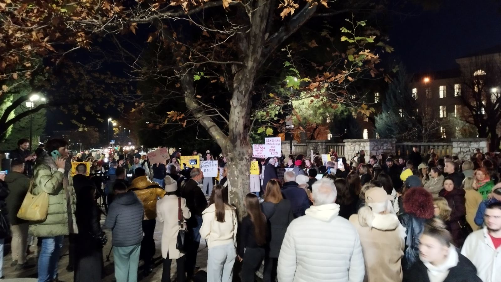 protest ispred Gimnazije