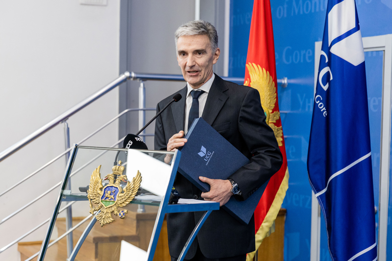 Profesor dr Mladen Ulićević