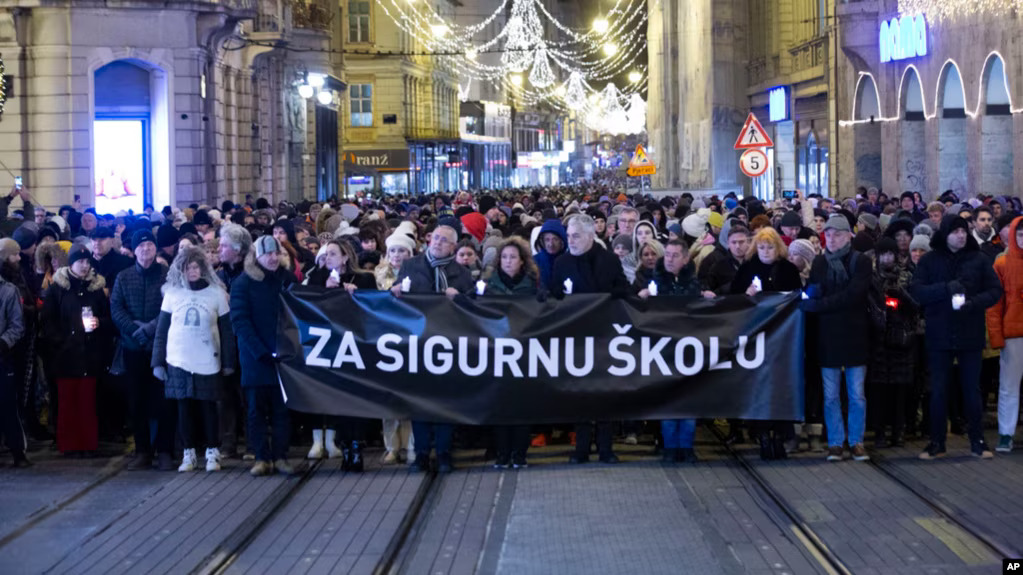 Marš u Zagrebu za veću bezbjednost škola, 23. decembar 2024. (Foto: AP)