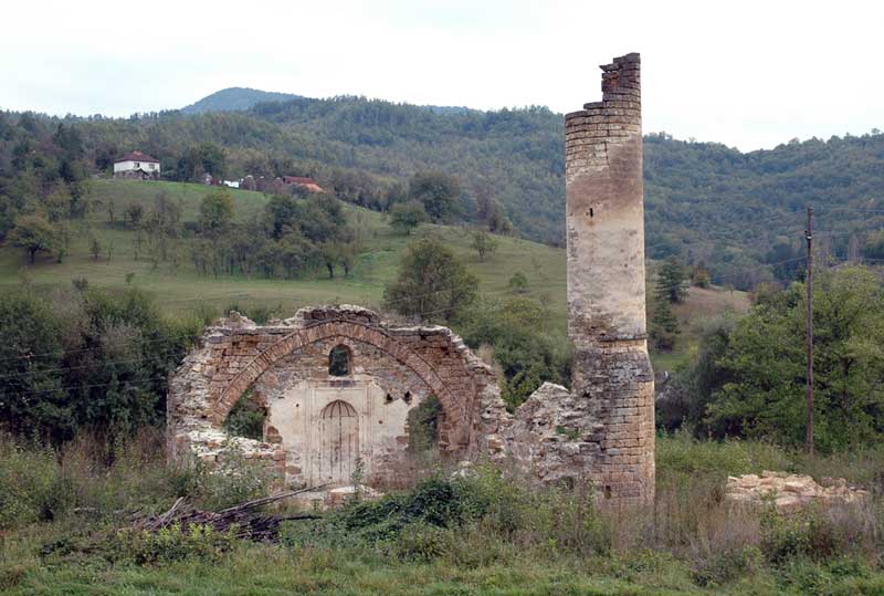 Ostaci Hajdar pašine džamije u Radulićima kod Bijelog Polja (Foto: Nedžad Smailagić)