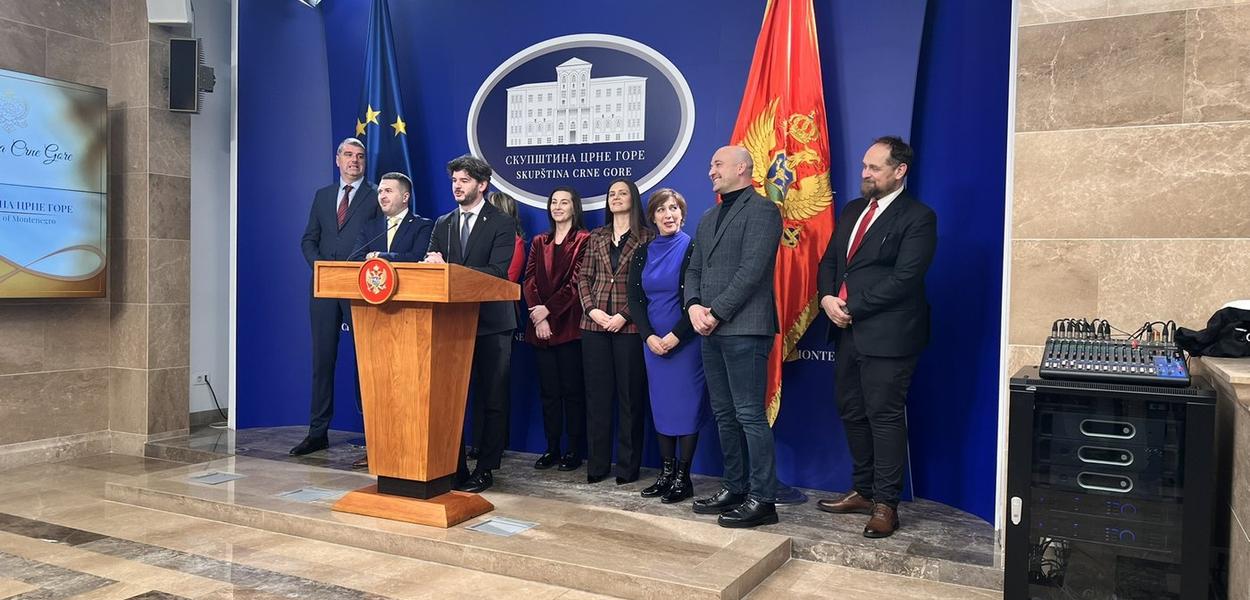 Sa pressa Čarapića (Foto: Portal ETV/Jasmina Beharović)