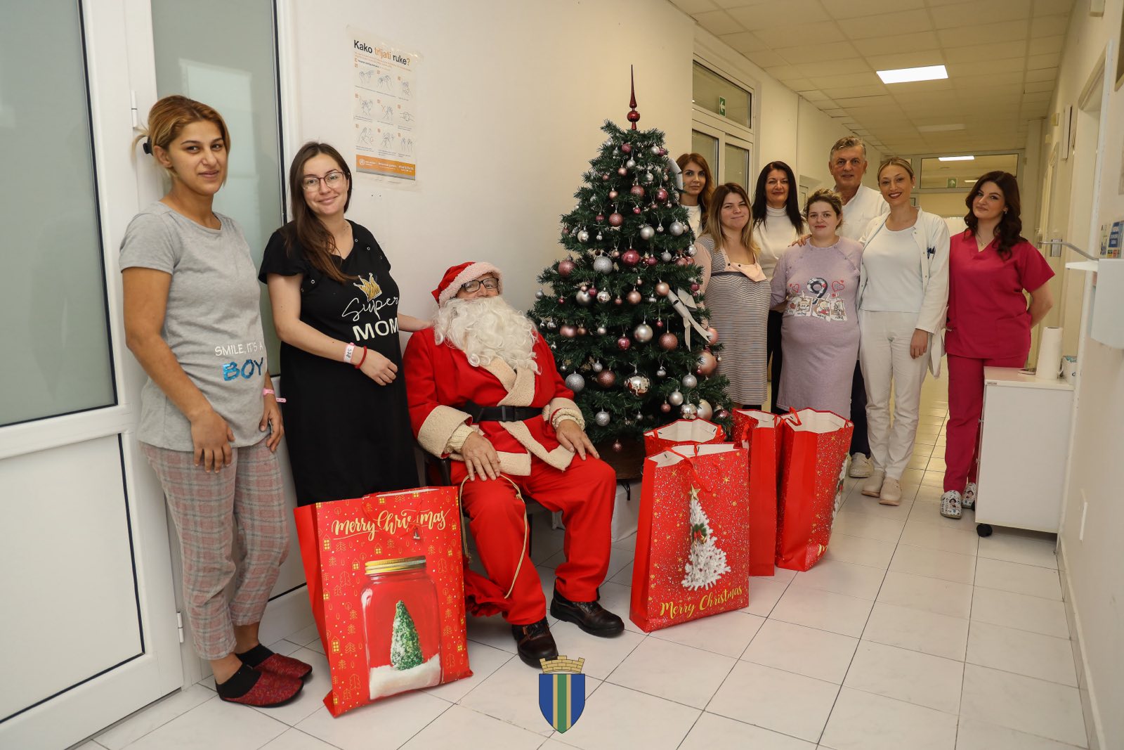 Podjela novogodišnjih paketića