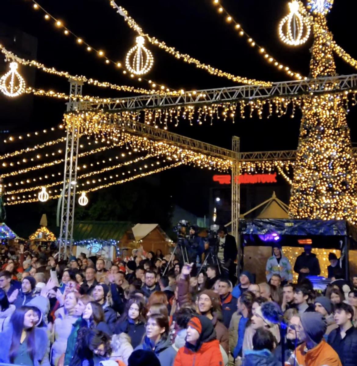Doček u Podgorici (Foto: Podgorički pazar - stop kadar)