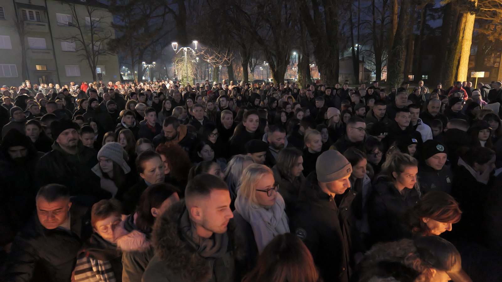 Paljenje svijeća na Cetinju