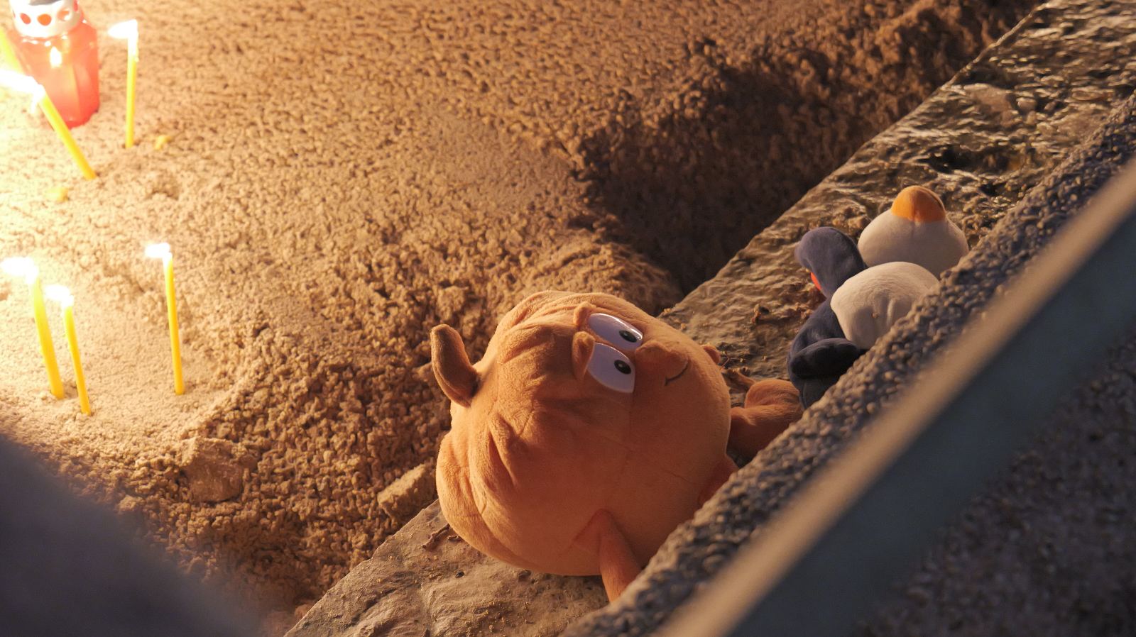 Paljenje svijeća na Cetinju