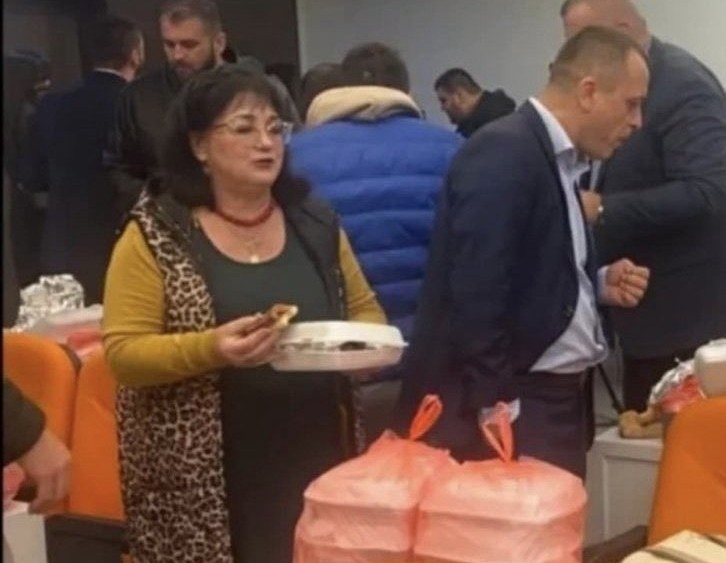 NEMA ŠTRAJKA GLAĐU: Lucija Đurašković, direktorica Muzeja i galerija đestoko demonstrira (Foto: Portal ETV)