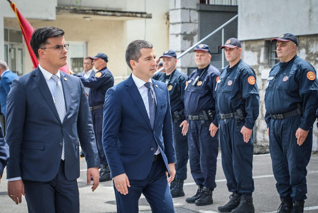 PARTIJSKA KONTROLA BEZBJEDNOSTI: Šaranović i Bečić (Foto: UGC)