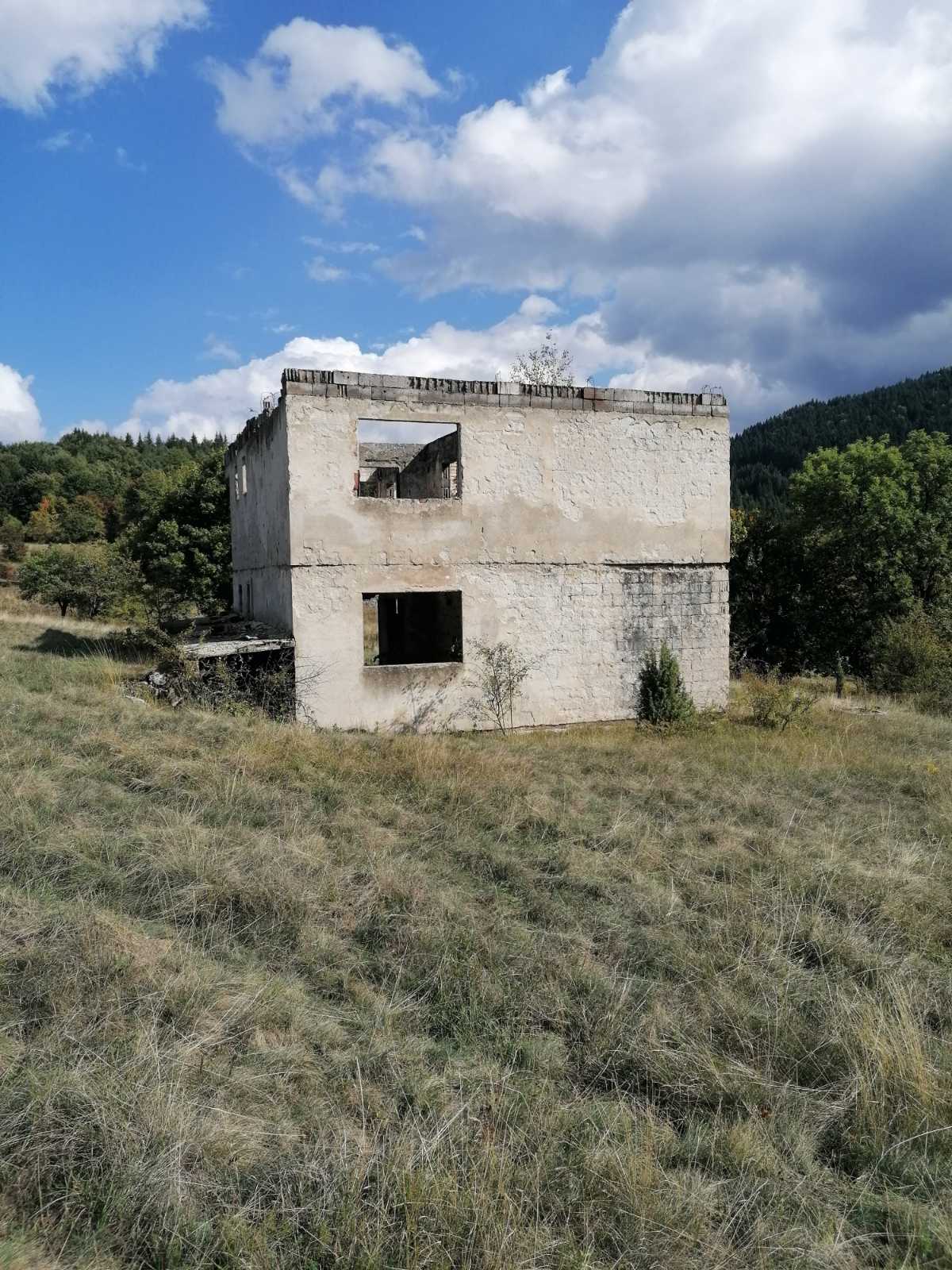SELO SPALJENO 1955. GODINE: Jedna od uništenih kuća u Vitinama kod Pljevalja (Foto: Privatna arhiva)