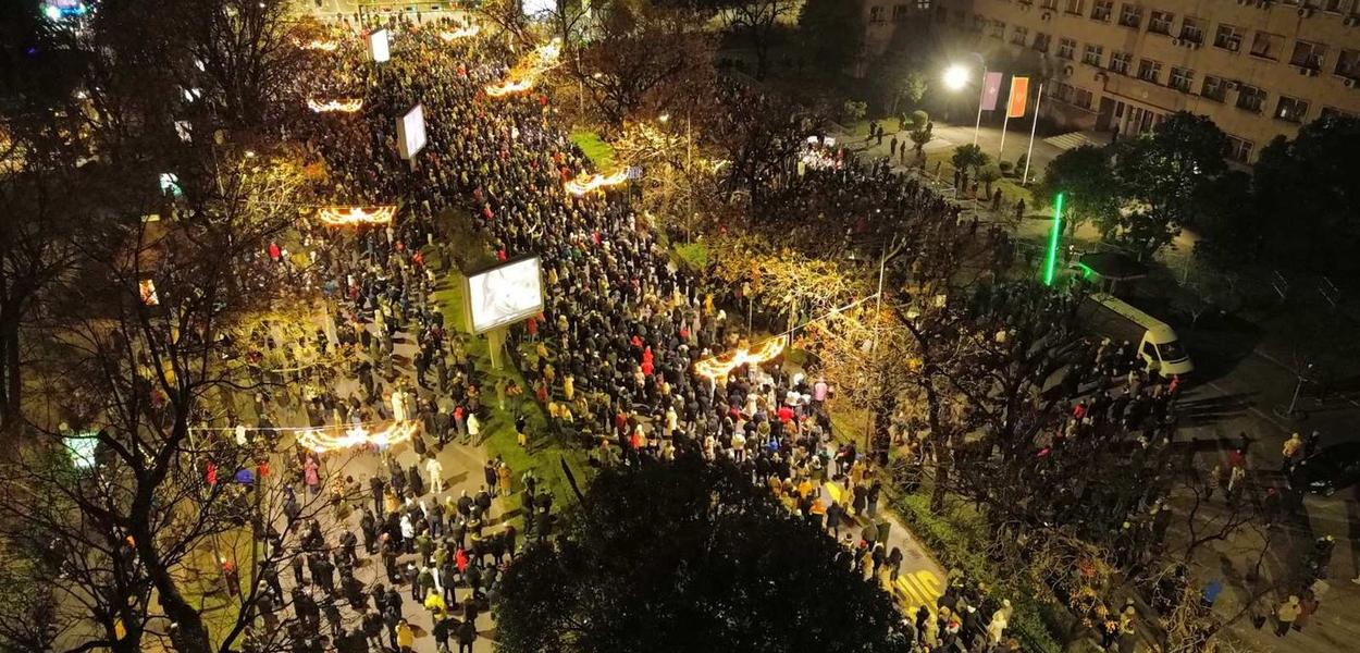Sa večerašnjeg protesta (Foto: Portal ETV/Siniša Adamović)