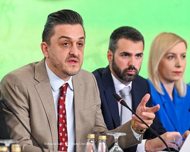 NEPODOBNI MINISTAR I PODOBNI ŠEF KABINETA: Novica Vuković i Branko Krvavac