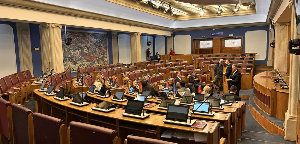 Opozicija u Skupštini (Foto: Portal ETV/Duško Mihailović)