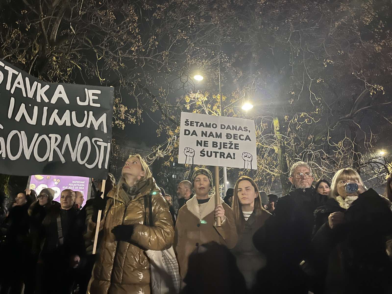 Protest ispred MUP-a 