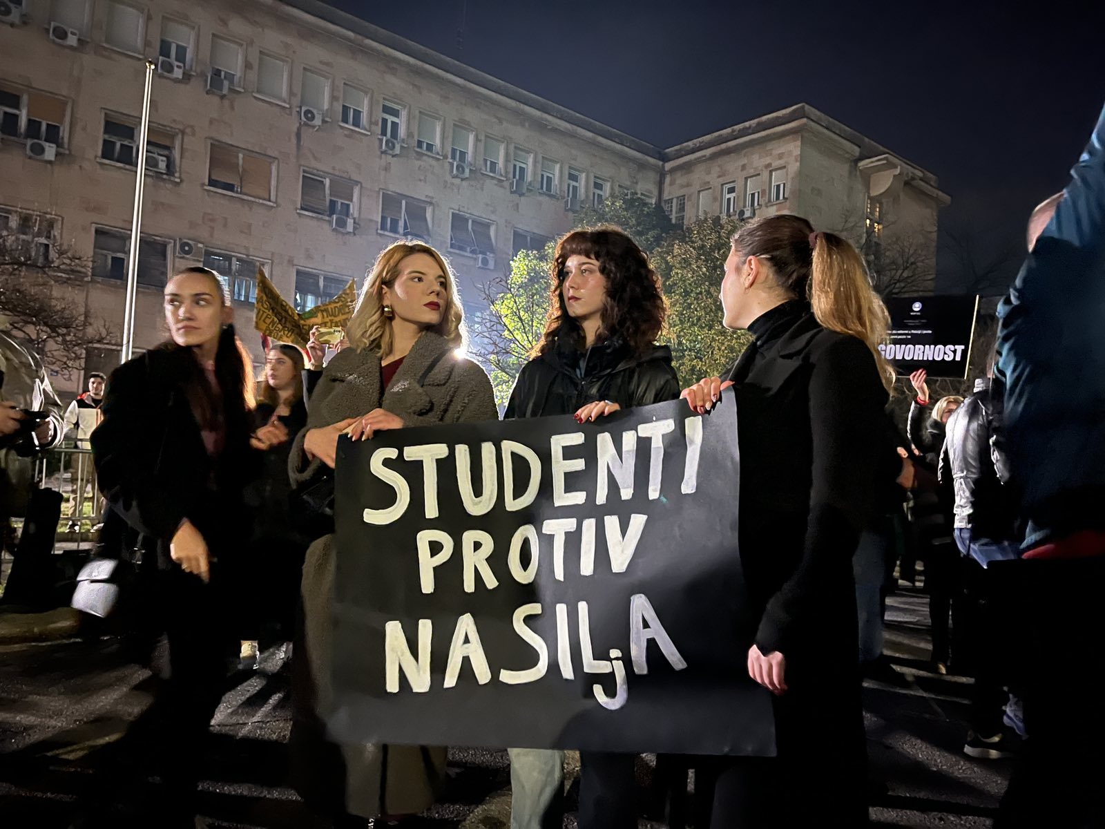 Protest ispred MUP-a 