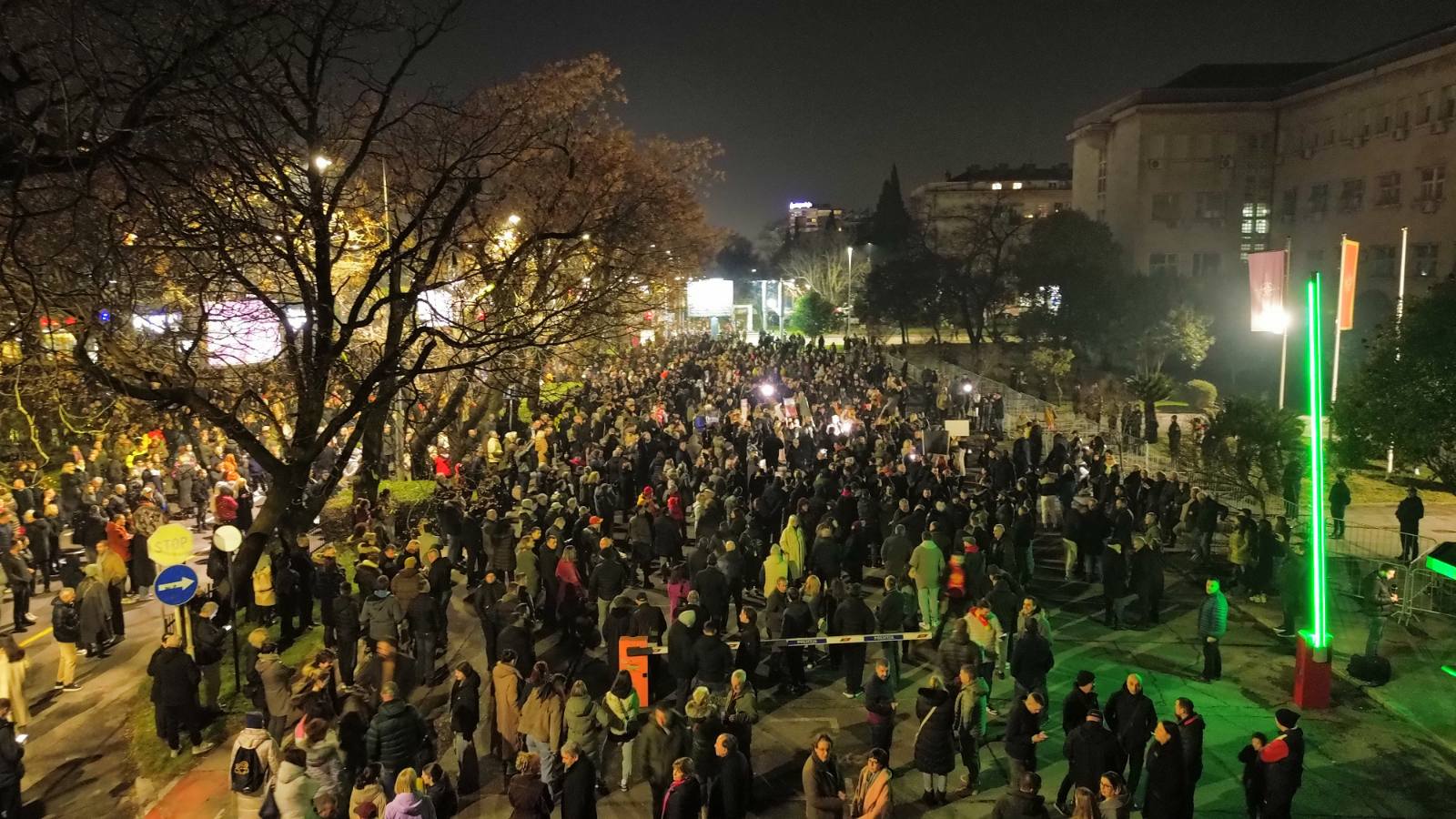 Protest ispred MUP-a 