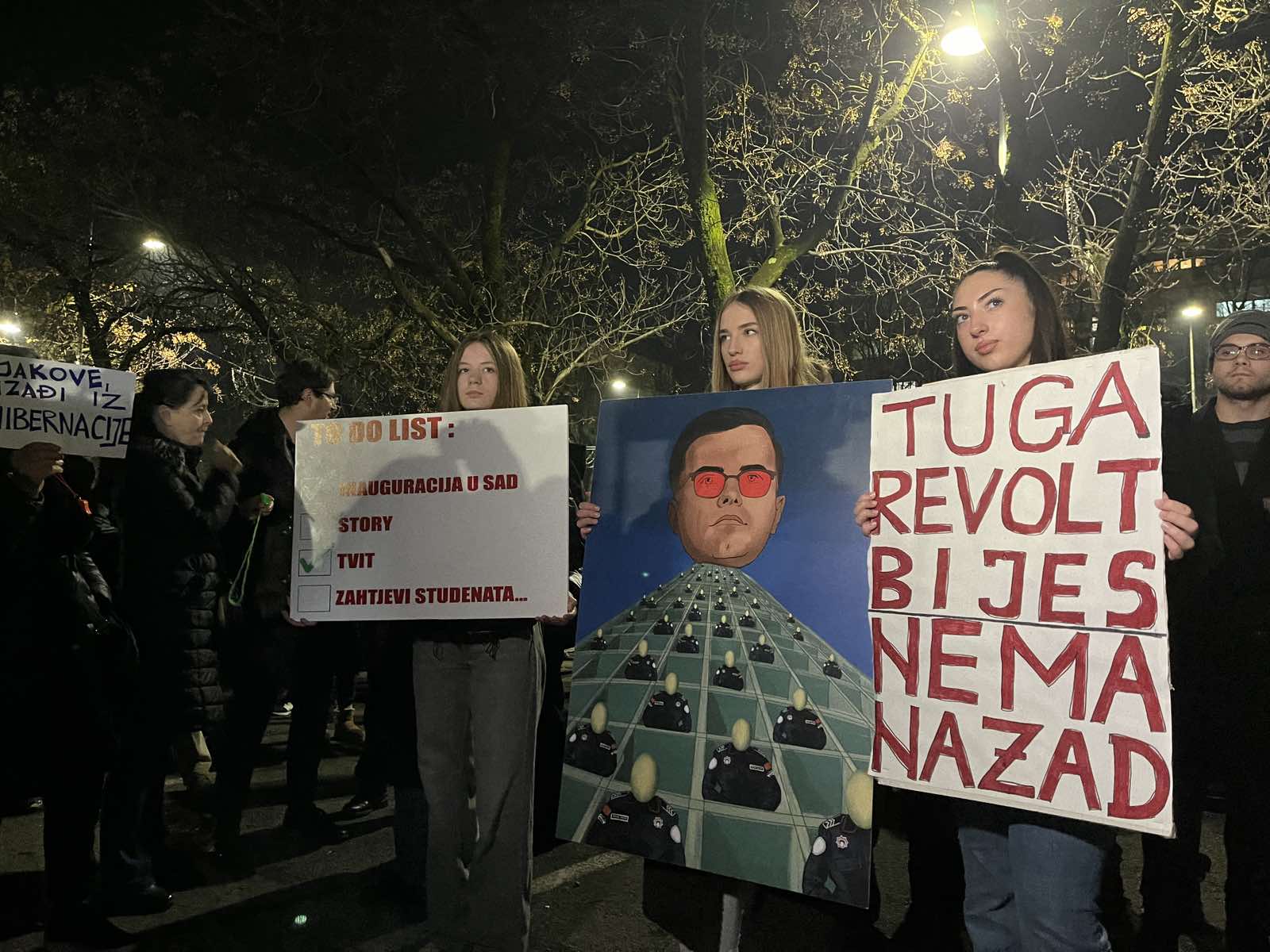 Protest ispred MUP-a