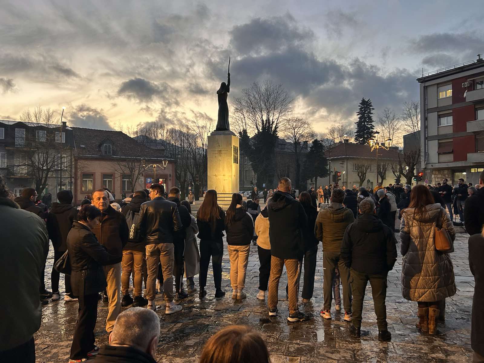 Danas kod Lovćenske vile