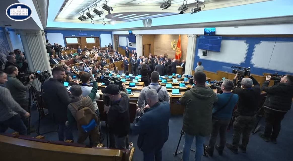 BLOKADA KOJA DAJE REZULTATE: Akcija ujedinjene parlamentarne opozicije