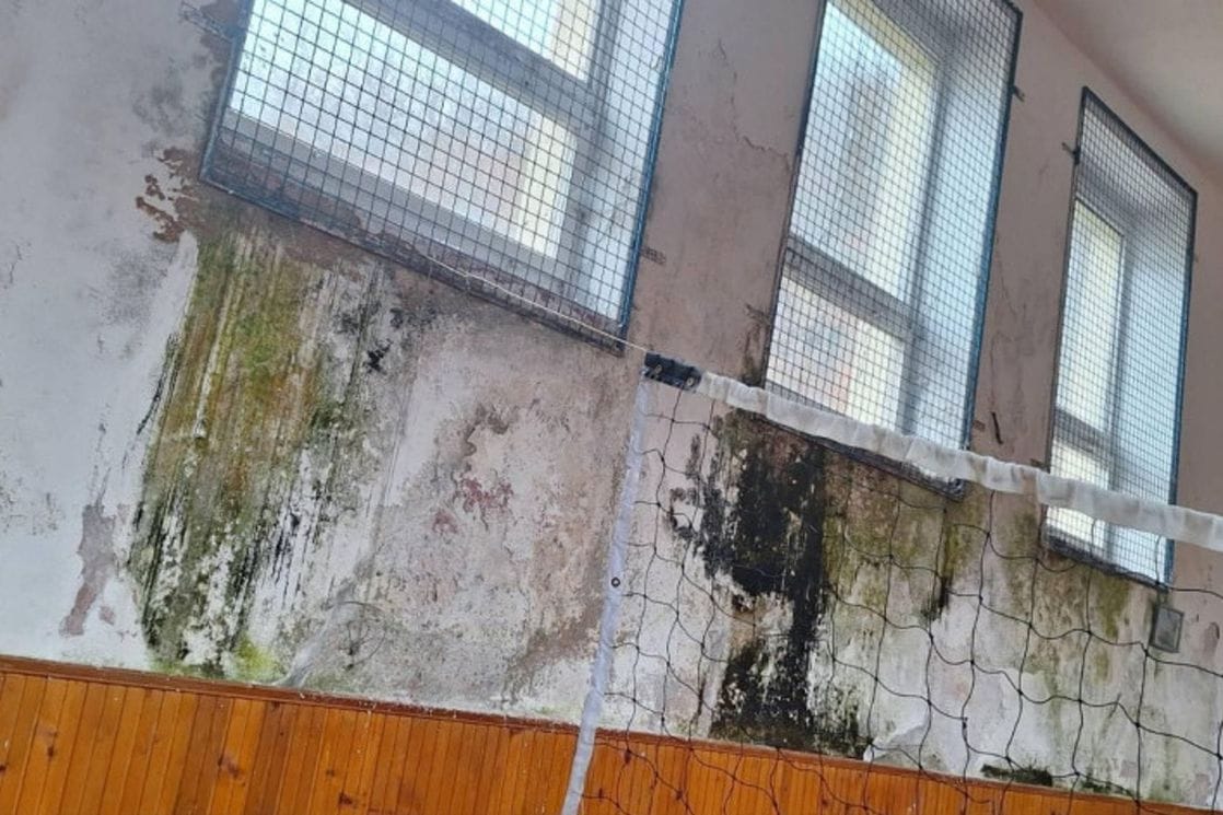 Učionice u lošem stanju (Foto: Dan)